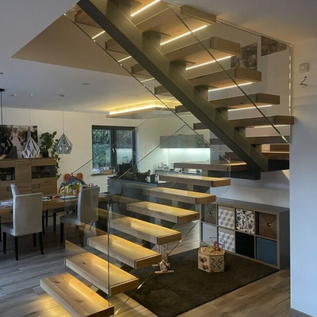 Floating staircase lighting
