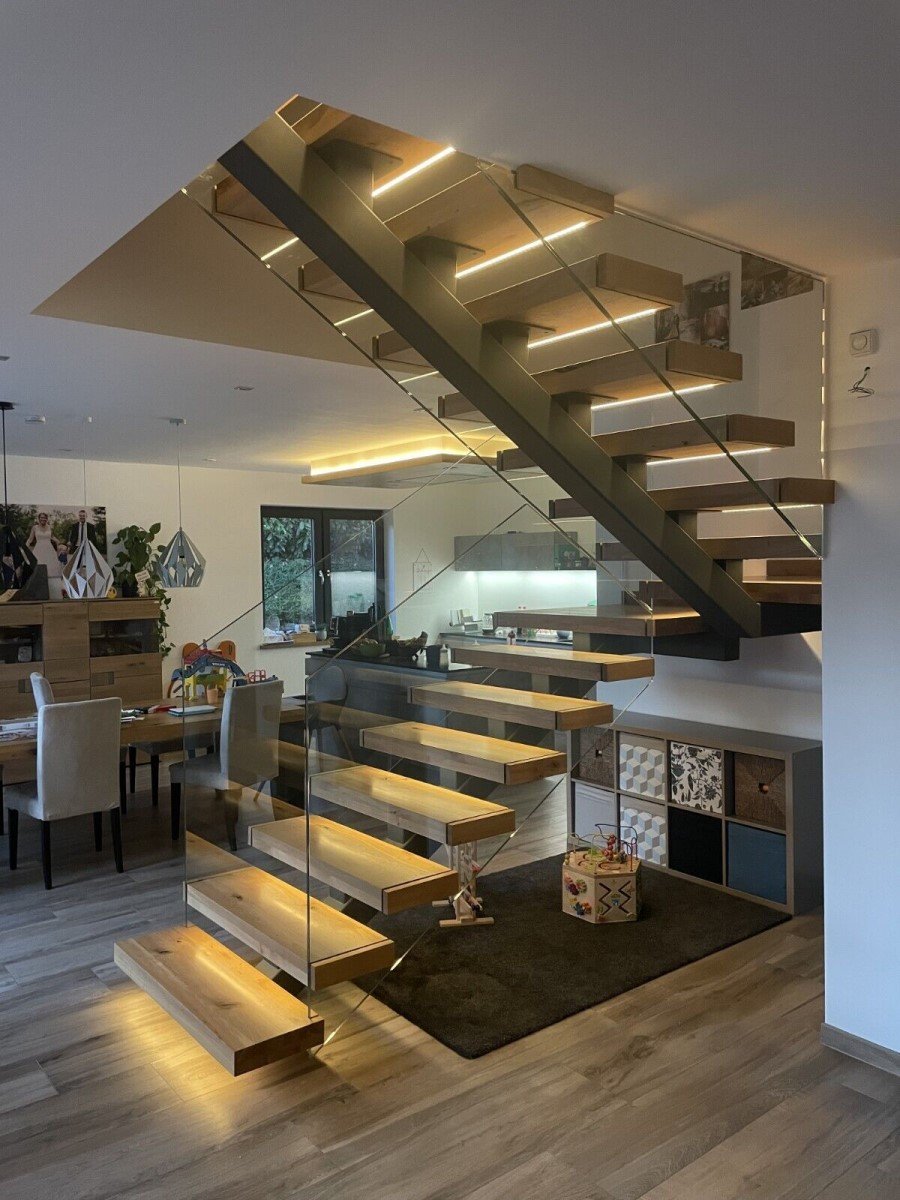 Floating staircases