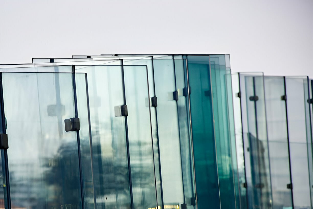 The Differences Between Tempered & Laminated Glass